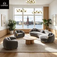 Modernes Gebogenes Ecksofa Weißes Stoffbezogenes Sofa Goldfarbene Metallbasis Luxuriöses Halbmond-Sofa für Villa-Wohnzimmer