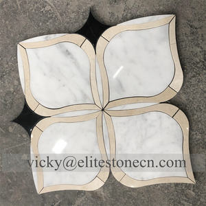 Китайский оптовый производитель из Фошаня: Мозаичная плитка для стен и фартука из мрамора Statuario White с золотым отливом, выполненная методом гидроабразивной резки - Product Image 2