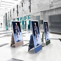 Écran tactile portable personnalisé de 43 pouces Android Kiosque de signalisation numérique Affichage extérieur mobile totem pour les achats dans le métro de l'aéroport