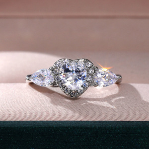 Bague de fiançailles en zircon pour couple, pour homme et femme, bijoux élégants et tendance pour les doigts - Product Image 6