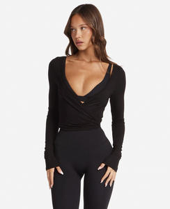 เสื้อครอปผู้หญิงขายดีจากโรงงาน ผลิตจากวัสดุที่อ่อนโยนต่อผิว ยืดหยุ่นสูง แบบผูกเชือก คอวี เซ็กซี่ เหมาะสำหรับเต้น บัลเลต์ พิลาทิส ดีไซน์ทันสมัย - Product Image 4