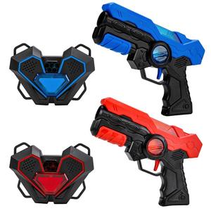En stock : Pistolets <span class=keywords><strong>de</strong></span> <span class=keywords><strong>jeu</strong></span> laser, ensemble <span class=keywords><strong>de</strong></span> tir au laser LED, jouets interactifs électroniques pour enfants avec détection infrarouge, <span class=keywords><strong>jeu</strong></span> <span class=keywords><strong>de</strong></span> bataille - Product Image 2
