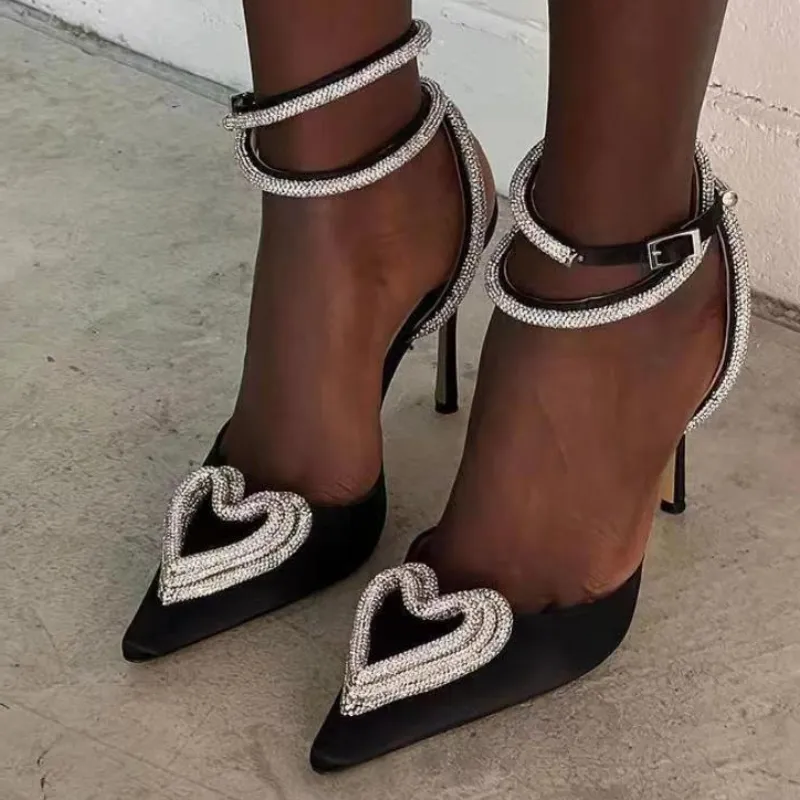 Love Shape Rhinestone Talon Pour Femme High Quality Trendy Cover Toe Large Size Sandal Crystal Diamond High Heels for Women