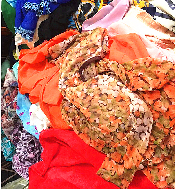 Factory Wholesale Second Hand Summer Clothes Used Ladies Silk Dress Women Clothing