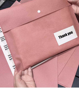 Bolsas de embalaje de ropa no tejida ecológica Xinrunjin, bolsas de camiseta autosellantes, impresión personalizada, diseño de hebilla gruesa - Product Image 5