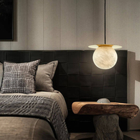 Luminaire suspendu moderne en albâtre avec disque en laiton doré |   Lampe suspendue LED pour salle à manger et chambre à coucher