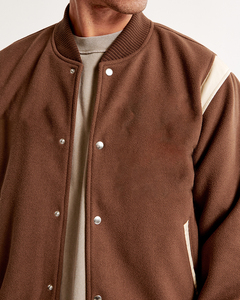 Blousons universitaires pour hommes marron, style rétro color block, personnalisables OEM, manches en laine et cuir, coupe oversize, streetwear vintage - Product Image 2