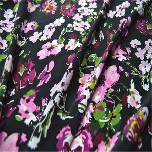 Tessuto in Crêpe de Chine di Seta Lavata a Sabbia di Alta Qualità, Morbido al Tatto ed Elegante, per Abiti e Gonne da Donna - Product Image 4