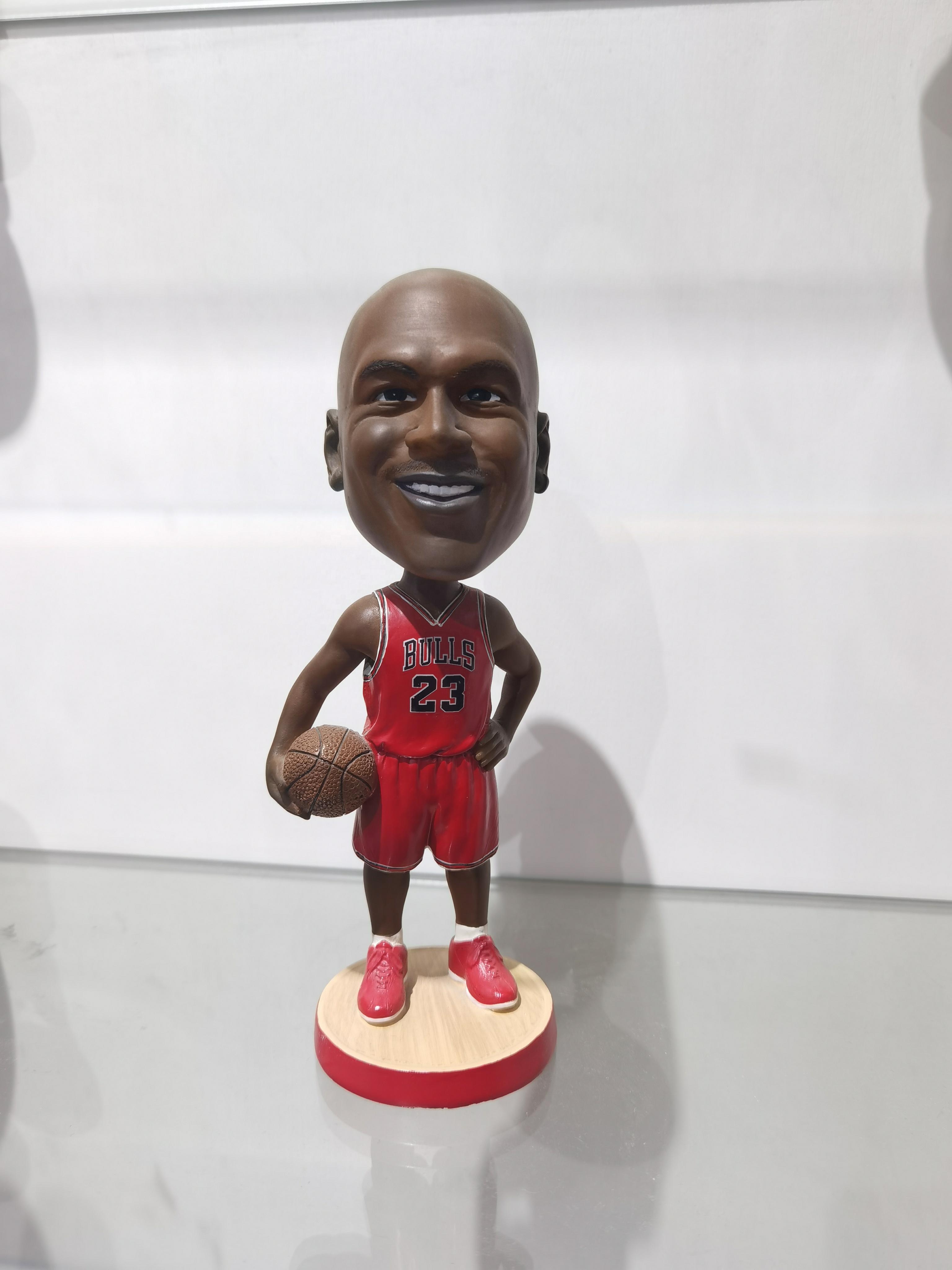 【限定】Kobe Bryant Bobblehead フィギュア s-l400.jpg