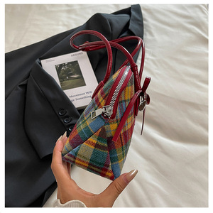Fashionable Bow-shaped ZIP Portable <b>Summer</b> Women's Crossbody <b>Handbag</b> 7 Inch Chains Two Straps PU Material Polyester Lining - Product Image 5
