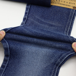 Vente en gros de <span class=keywords><strong>tissu</strong></span> denim stretch en coton sergé 11.8 OZ 61 pour garçons et filles par Yard - Product Image 4