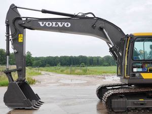 Excavatrice sur chenilles Volvo EC200D d'occasion haute performance, 20 tonnes, composants d'origine (engrenages, moteur, pompe) à vendre - Product Image 6