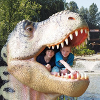 Parkı dinozor kafa t-rex fiberglas fotoğraf çekmek için