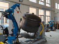 Bras de robot de soudage personnalisé à 6 axes avec positionneur, extensible jusqu'à 9 axes, avec service sur site européen local