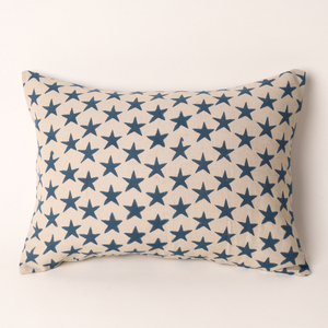 Funda de cojín rectangular con estampado de estrellas azules, funda de almohada decorativa para el hogar de estilo americano de lino y algodón - Product Image 4