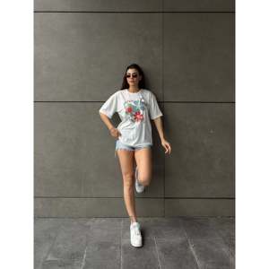 T-shirt à imprimé floral pour femme, 100% coton jersey, manches régulières, respirant, impression sérigraphique - Product Image 3