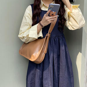 Bolso Bandolera Estilo Coreano con Correa Ancha para el Hombro, Bolso Tipo Cubo en Forma de Media Luna, Color Sólido, Resistente al Agua, Bolso de Pecho para Mujer - Product Image 3