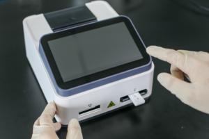 Analyseur rapide de gaz du <span class=keywords><strong>sang</strong></span> et d'immunoanalyse vétérinaire pour les soins d'urgence et de réanimation - Product Image 6