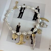 Collier tendance pour femme avec pendentif fleur en acrylique, breloques perles irrégulières, imitation perle et cœur en alliage – Bijoux et accessoires à la mode