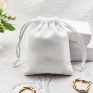 Bolsas de Terciopelo con Cordón, Impresas con Logotipo Personalizado, Blancas, Reciclables, Impresas con Serigrafía, para Empaque de Regalos y Joyería - Product Image 1