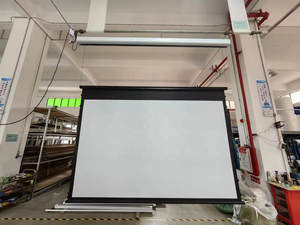 Écran motorisé tendu avec un système <span class=keywords><strong>de</strong></span> câble à remontage automatique intégré pour des solutions <span class=keywords><strong>de</strong></span> plafond très haut - Product Image 4