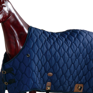 Tappeto equino equestre di fabbrica professionale per equitazione coperta per cavallo stabile trapuntata personalizzata - Product Image 6