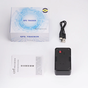 Traceur GPS portable 4G IK208 avec base magnétique, surveillance audio, alarme SOS et batterie longue durée pour le suivi des véhicules et des actifs - Product Image 2