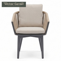 Ensemble de table et chaises de salle à manger d'extérieur moderne en cinq pièces, chaises en corde, tables carrées en pierre, durables et imperméables pour hôtels, vente en gros