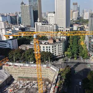 Grue à tour à plateau plat DAHAN QTZ500-8530-25T Portée 85m Hauteur maximale 350m Moment de levage nominal 500t.m Moteur Utilisation de la construction à des fins de vente - Product Image 2