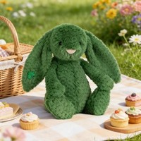Peluche Lapin Timide Trèfle Vert JC UK avec Broderie Trèfle et Longues Oreilles Tombantes – Cadeau Saint Patrick