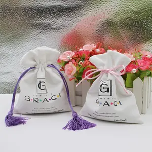 Lüks yumuşak süet takı torbalar düğün Favor çanta ile Logo beyaz hediye keseleri takı İpli