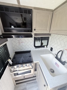 Soporte OEM/ODM: Caravana moderna con estructura de fibra de vidrio resistente, económica, para camión, <span class=keywords><strong>autocaravana</strong></span> de plataforma plana, con inodoro y sistema de <span class=keywords><strong>agua</strong></span> Truma. - Product Image 3