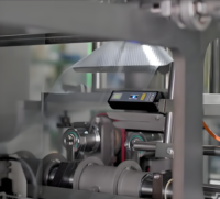 Machine de formage, de remplissage et de scellage verticale à haute productivité Elemotion, facile à utiliser pour les aliments, les bonbons, les noix, les chips photo, les boissons