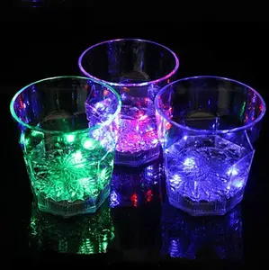 למעלה מכירה מהבהב LED אור עד Shot כוסות כוס בירה מהבהבת עבור בר לילה מועדון המפלגה דקור