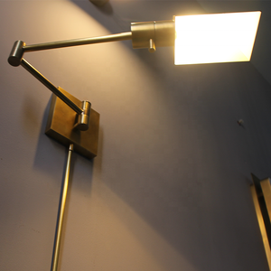 Source de lumière Abat-jour en verre en laiton doré Lampe murale d'intérieur moderne en laiton ancien pour hôtel de luxe