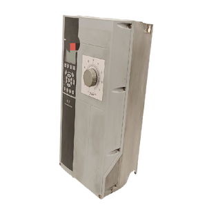 PLC 131B2831 VLT AutomationDrive FC-302 FC-302P1K5T5E55 プログラミングコントローラ - Product Image 1