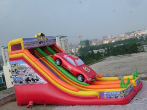 Toboggan aquatique gonflable commercial populaire à double voie, toboggan aquatique de course automobile <span class=keywords><strong>avec</strong></span> <span class=keywords><strong>piscine</strong></span> pour la <span class=keywords><strong>location</strong></span> de fêtes - Product Image 2