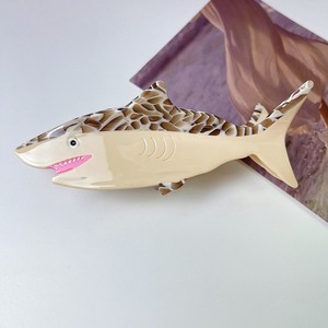 กิ๊บติดผมอะซิเตทลายสัตว์ทะเลสุดหรู รุ่น Ocean Series ดีไซน์เปลือกหอย ฉลาม เต่า เพนกวิน กิ๊บฉลามสุดหรูสำหรับผู้หญิง - Product Image 6