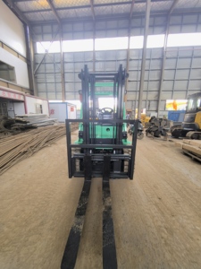 Chariot élévateur d'occasion original Mitsubishi 3T Chariot élévateur FD30 avec support de pièces de rechange diesel de haute qualité à vendre - Product Image 6