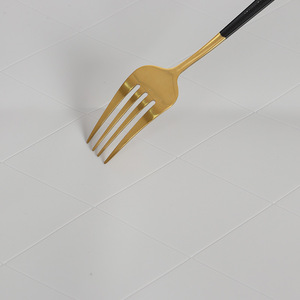 Tapete de Silicona para Mascotas, Rectangular, Impermeable, Antideslizante, Antiderrames, Fácil de Limpiar, Plegable, Tamaño Grande para Perros y Gatos - Product Image 4