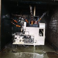 Machine à coudre surjeteuse à plat à entraînement direct haute vitesse Doso S5E-4AT avec moteur pour surjet et ourlet, épaisseur légère/moyenne