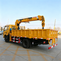 Grue hydraulique montée sur camion de 4 tonnes, norme Euro 6, poids propre de 1350 kg, rotation à 360 degrés pour la manutention de marchandises urbaines