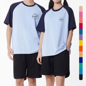 เสื้อยืดโอเวอร์ไซส์คุณภาพสูงแบบยูนิเซ็กซ์ สกรีนโลโก้ 3 มิติ แบบกำหนดเอง สไตล์สตรีทสปอร์ต แขนเสื้อแบบคัลเลอร์บล็อก เนื้อผ้าหนา - Product Image 1
