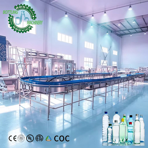 Ligne de production d'eau entièrement automatique certifiée CE avec machine de remplissage CGF50-50-15 24000BPH, souffleur RO 3 en 1 pour bouteille PET - Product Image 1