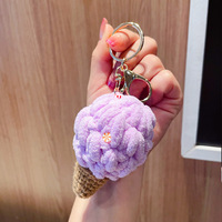 Porte-clés en crochet fait main personnalisé en gros, adorable pendentif en fil tricoté en forme de cornet de crème glacée, pendentif dessert en métal