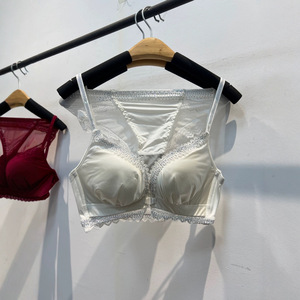Soutien-gorge push-up extra épais pour femmes à poitrine petite, sans armatures, en satin et dentelle, avec dos élégant, à boutonnage frontal - Product Image 2