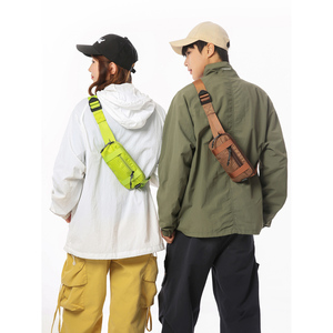 Sac banane tendance et décontracté pour couple, style sportif, sac à dos multifonctionnel pour bouteille d'eau, idéal pour les voyages en extérieur - Product Image 1