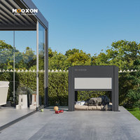 Pérgola bioclimática moderna con persianas ajustables y sistema de luz LED integrado