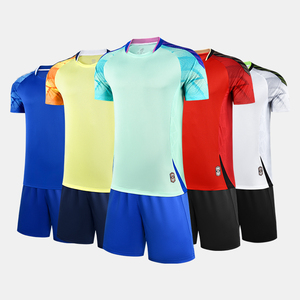 Jersey Sepak Bola Kustom Berkualitas Tinggi Bahan Polyester Penyerap Keringat Jersey Klub Sepak Bola Anak dan Dewasa - Product Image 1