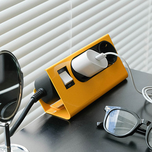 Organizador de Cables con Enchufe Múltiple de 3 Tomas, Fácil de Instalar, Color Amarillo, para Uso en Oficina - Product Image 1